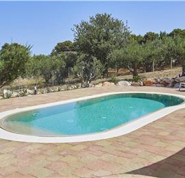 4 bedroom villa with pool, Castellammare del Golfo, sleeps 8-9